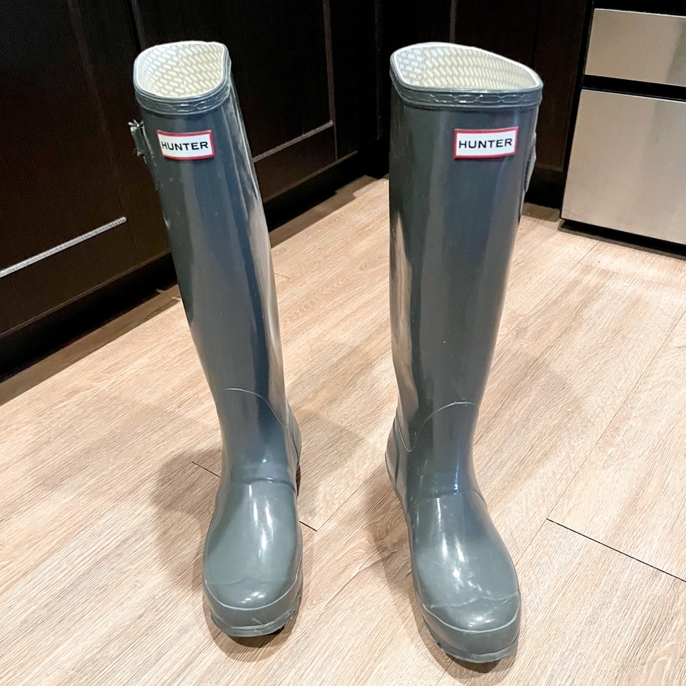 Women’s Tall Gloss Gray Hunter Rain Boots